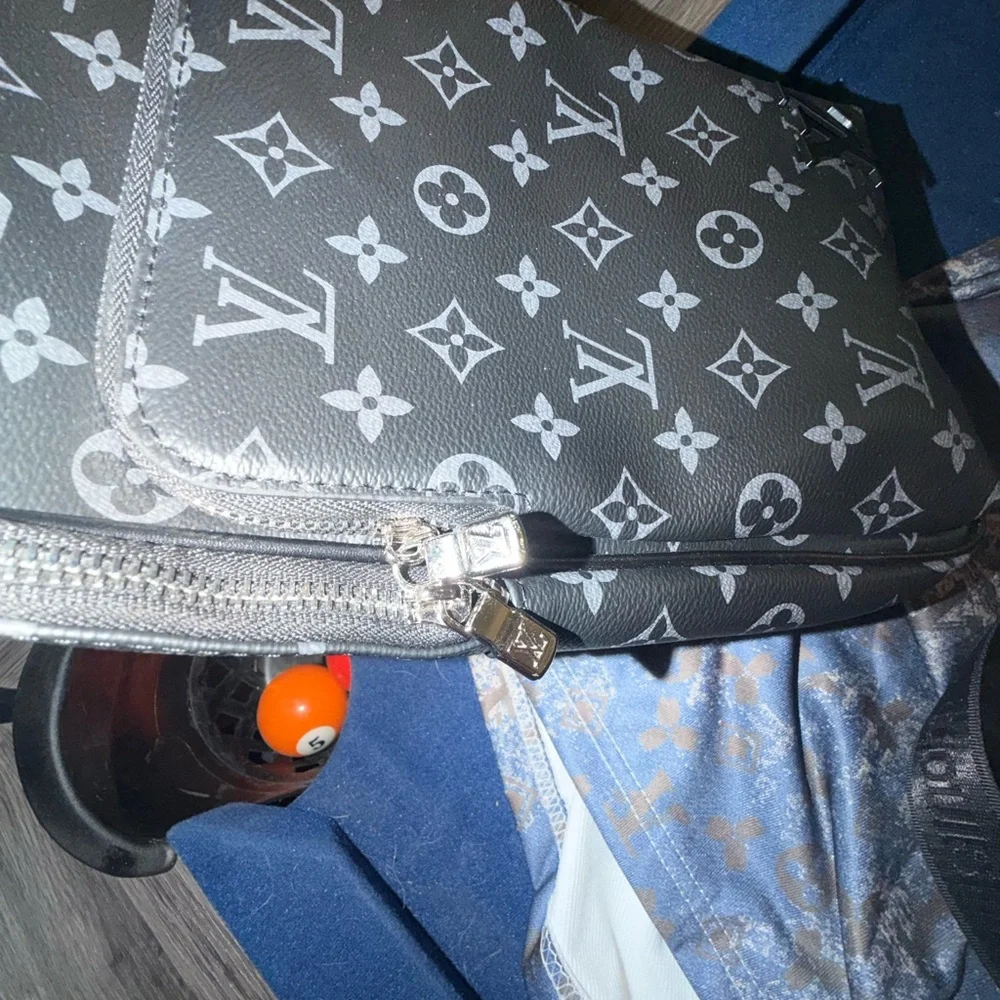 Louis Vuitton video put